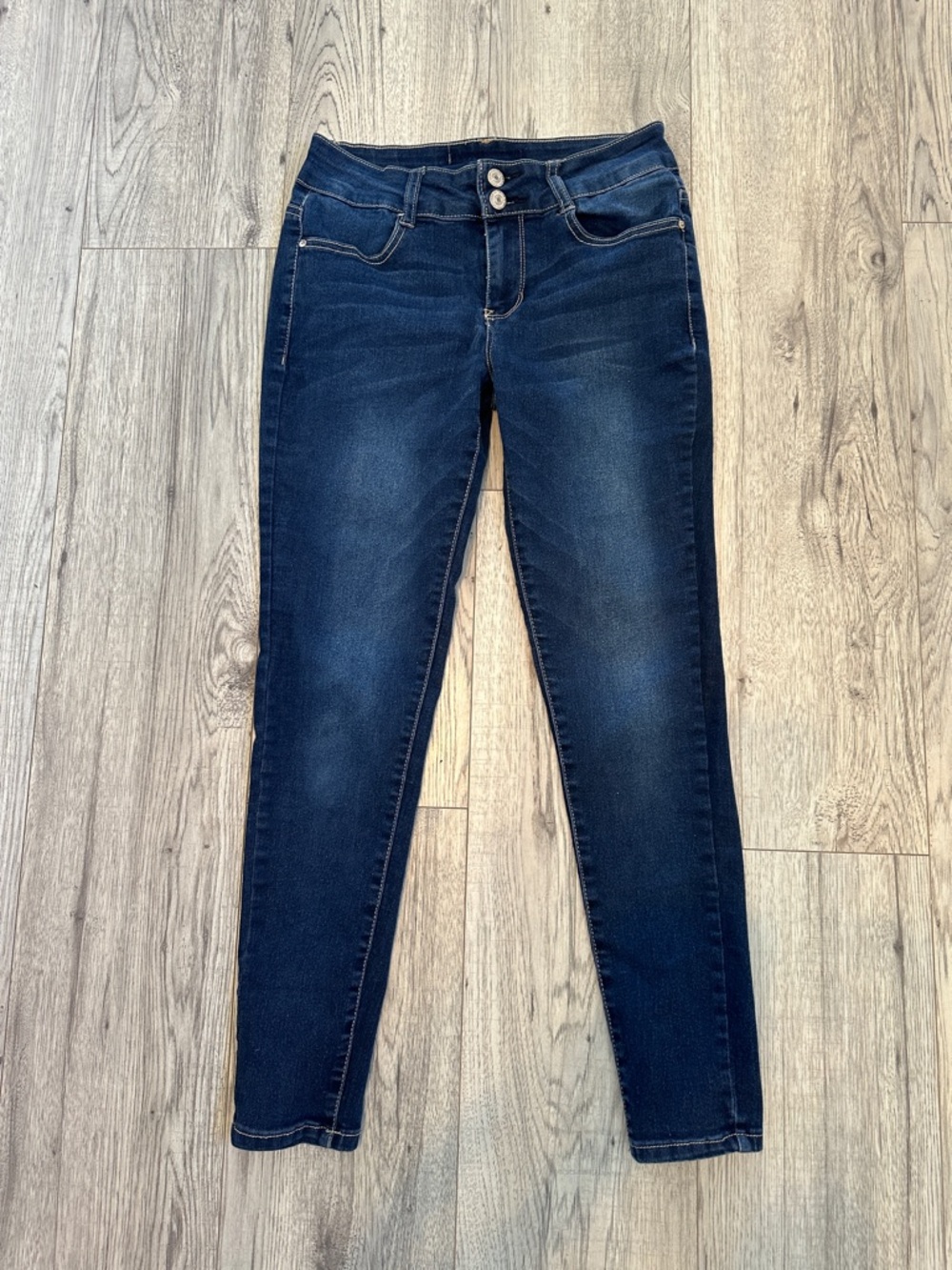 🫟free whit purchase🫟
Dark Wash Women’s Skinny Jeans - Classic Stretch Denim